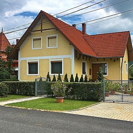 Petra Apartmanhaz Badacsonytomaj Exterior photo