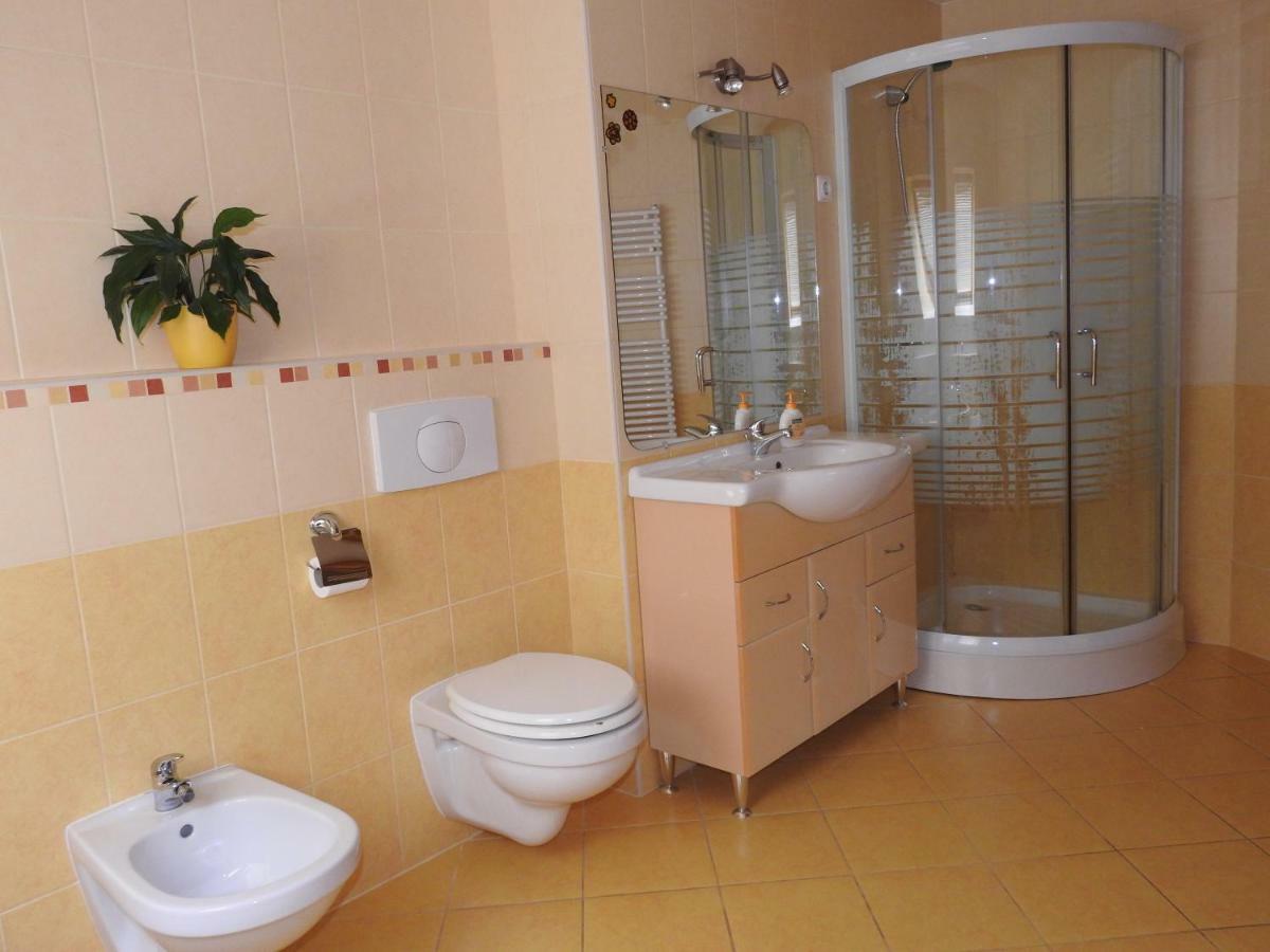 Petra Apartmanhaz Badacsonytomaj Exterior photo